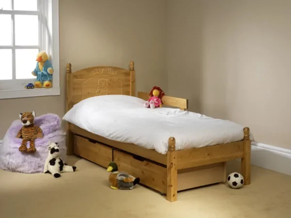 Pine Teddy / Football Bed