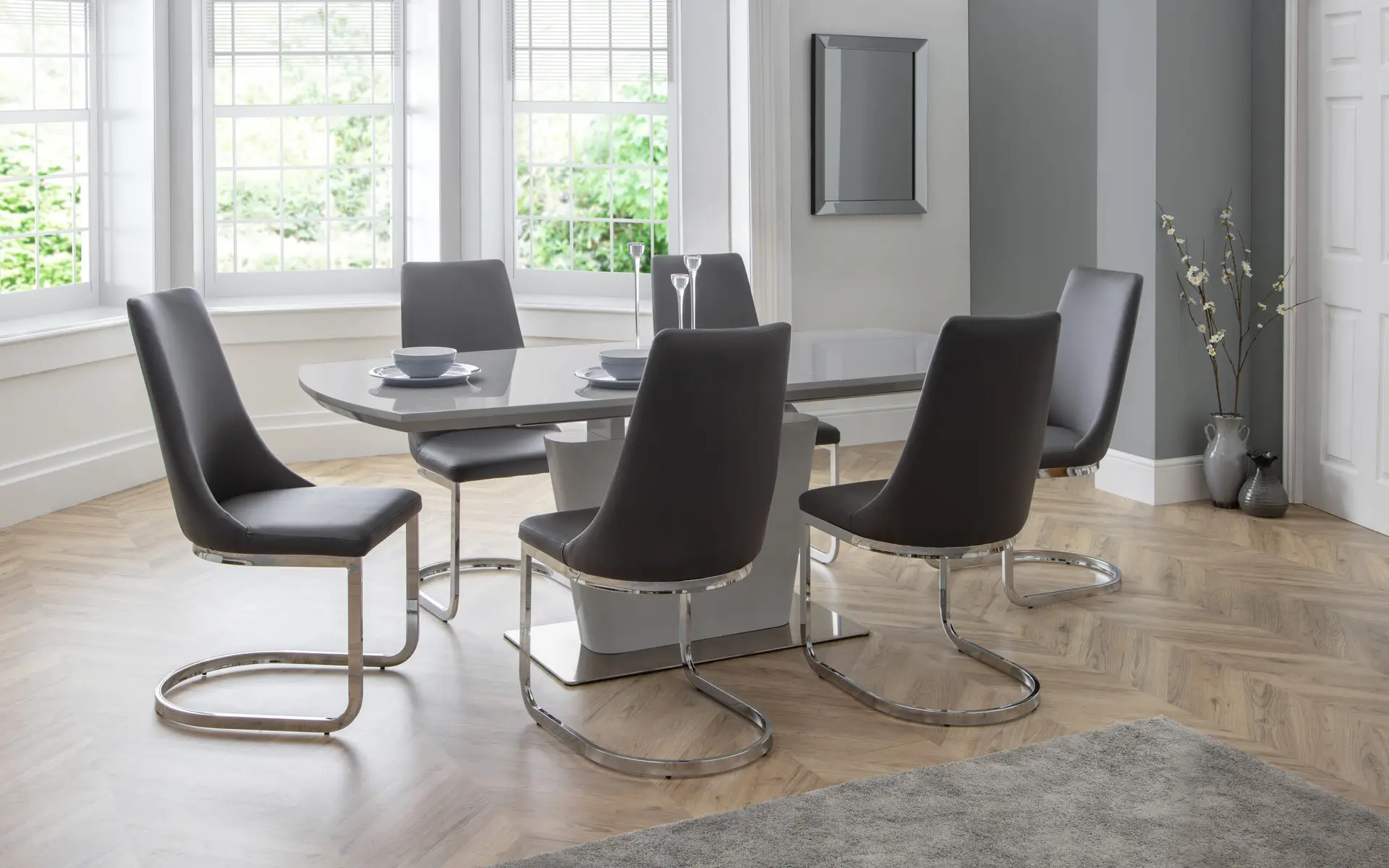 Set Of 2 Como Cantilever Dining Chairs - Image 6