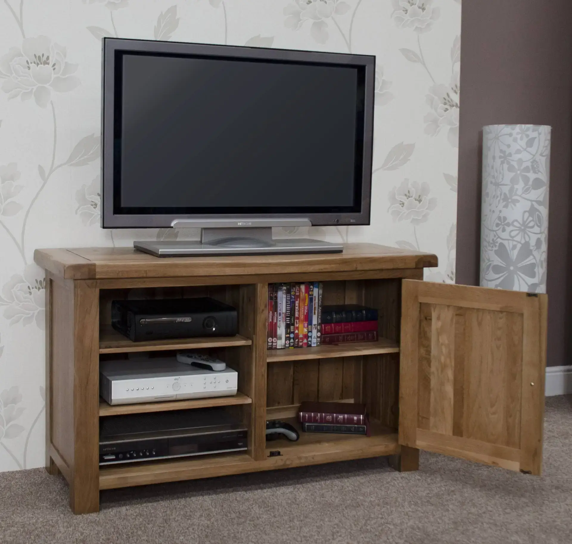 Rustic Oak TV Cabinet - Image 2